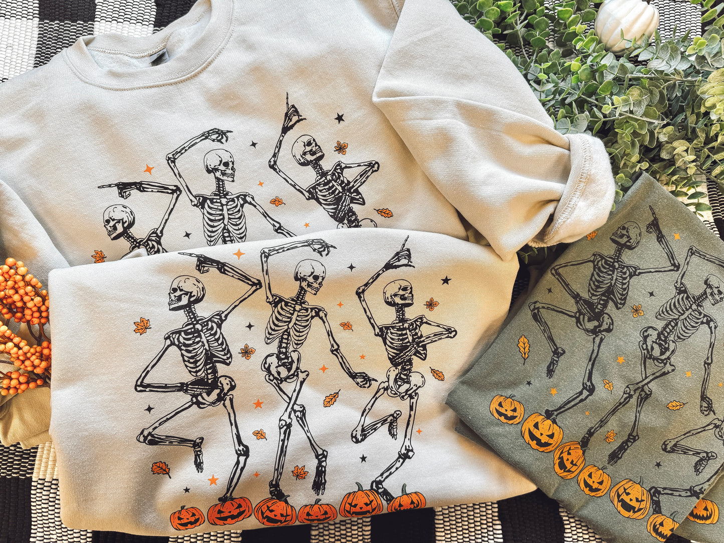 Dancing Skeletons | Sand | Sweatshirt