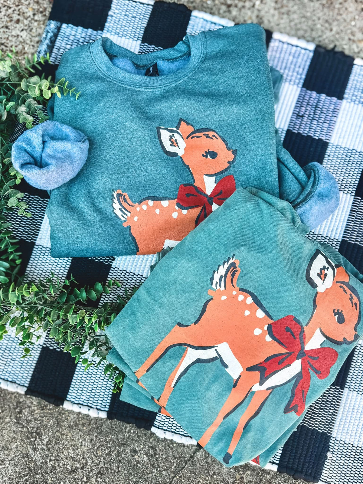 Little Christmas Fawn | Sweatshirt