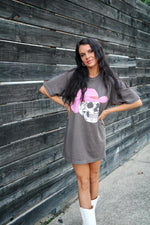 Load image into Gallery viewer, Cowgirl Skull | Pepper | Short Sleeve Tee
